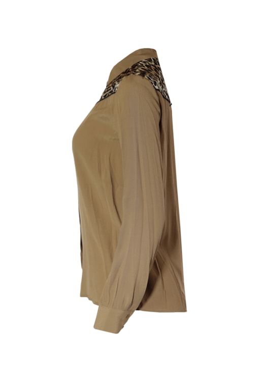 Camisa com padrão leopardo